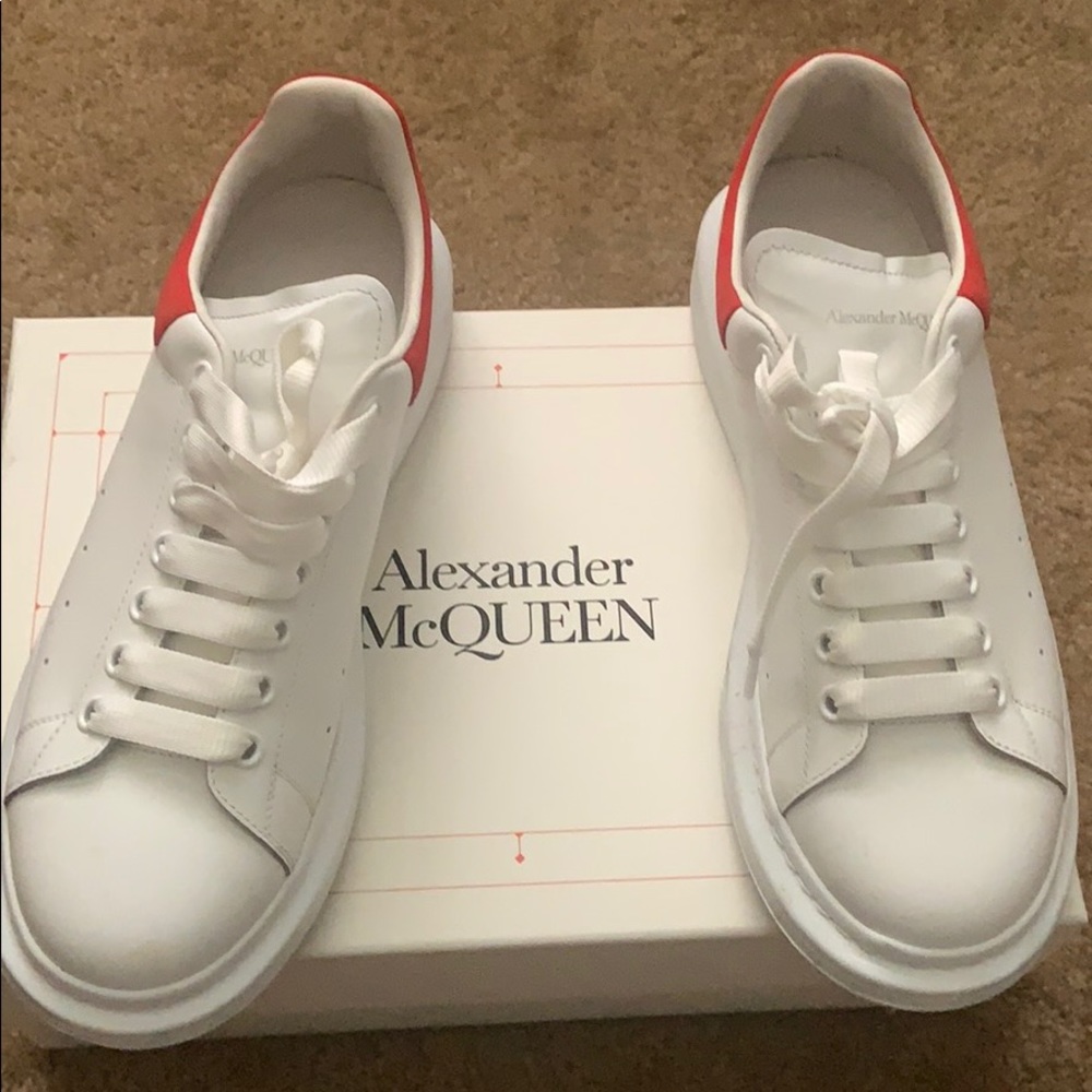 Alexander McQueen white /lust Red 44E